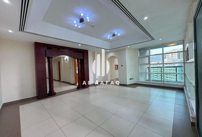 76582872 - Property Image 2