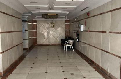 عمارة بالكامل - 8 غرف نوم - 8 حمامات للبيع في مجمع مويلح - تجارية مويلح - الشارقة