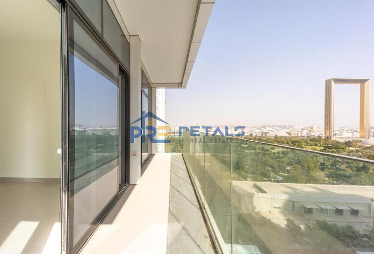 Huge Balcony | Unfurnished | Dubai Frame View photo 12