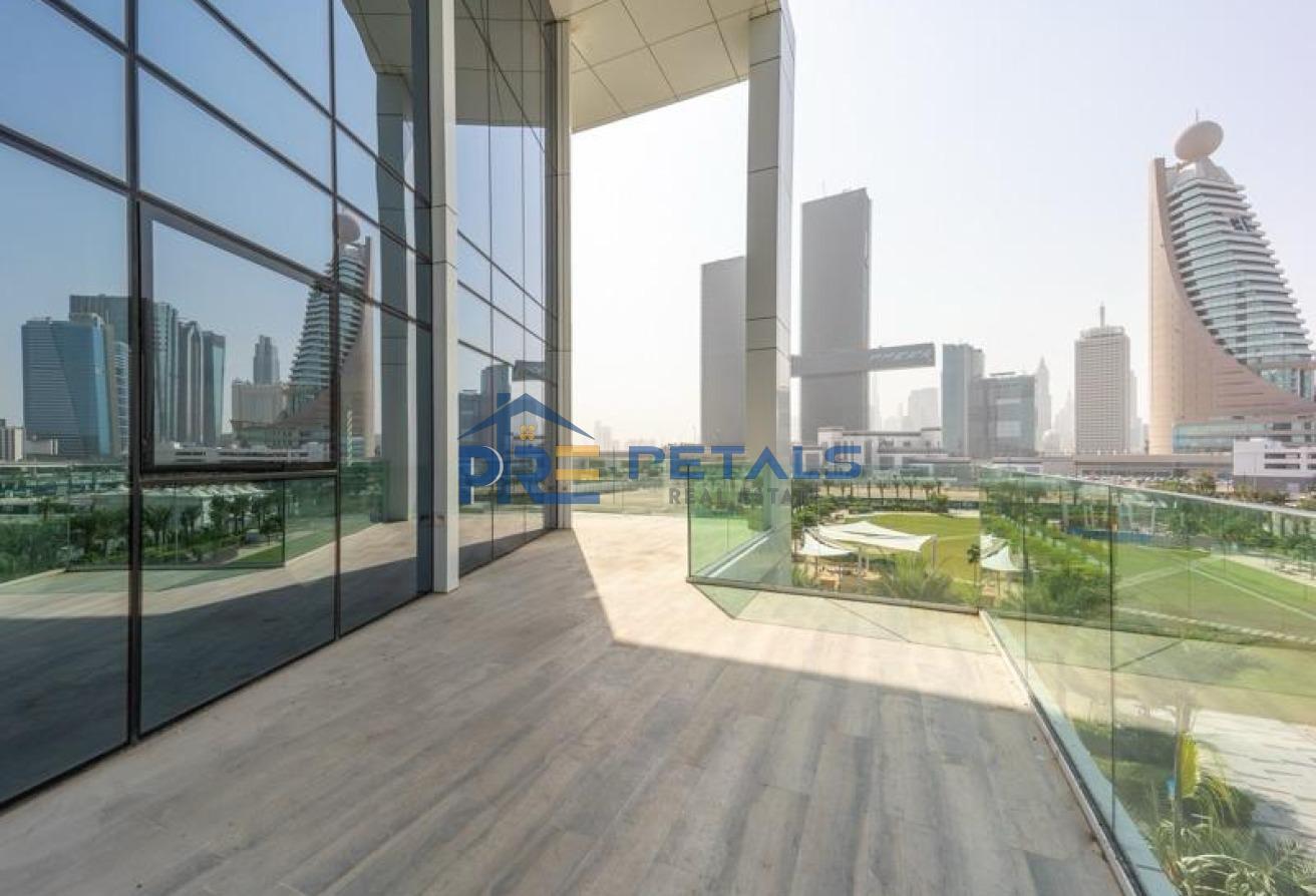 Huge Balcony | Unfurnished | Dubai Frame View photo 26