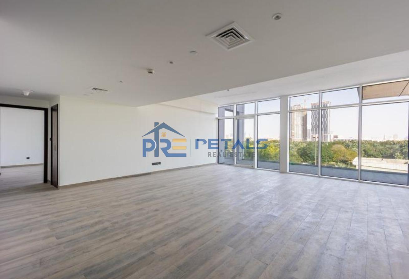 Huge Balcony | Unfurnished | Dubai Frame View photo 2