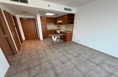 Apartment - 1 Bedroom - 2 Bathrooms for rent in UP Tower - Sheikh Zayed Road - Dubai
