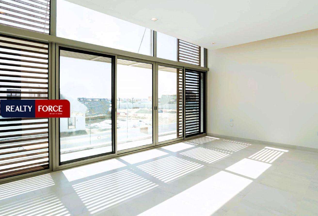 Lowest Price | Phase 1 | Corner Villa | Large Plot photo 4