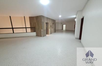 Apartment - 2 Bedrooms - 2 Bathrooms for rent in Zabeel Building - Al Karama - Dubai