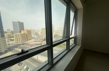 شقة - 2 غرف نوم - 3 حمامات للايجار في برج بيزنس تاور - المجاز 2 - المجاز - الشارقة