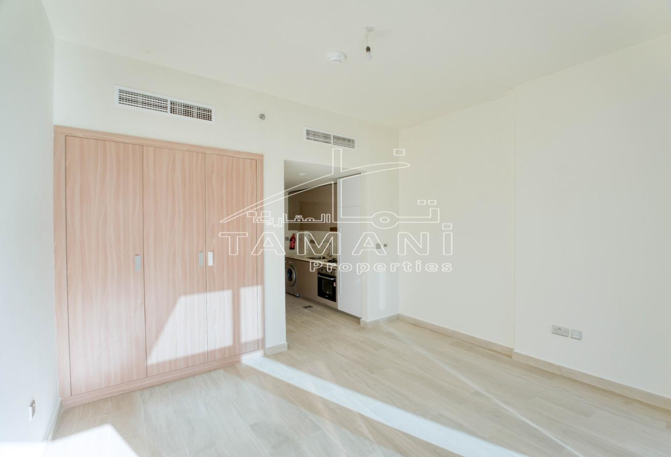 Stunning Studio | Vacant soon | Chiller free photo 5