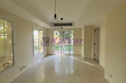 Villa - 2 Bedrooms - 3 Bathrooms for rent in Springs 6 - The Springs - Dubai