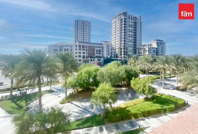 تصميم كبير | خالٍ | إطلالة مفتوحة