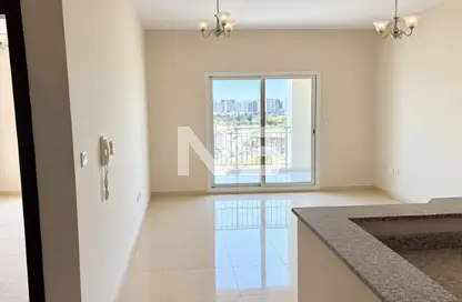 Apartment - 1 Bedroom - 1 Bathroom for sale in Farah Tower 4 - Queue Point - Liwan - Dubai