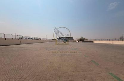 Warehouse - Studio - 4 Bathrooms for rent in Al Hamriyah - Sharjah