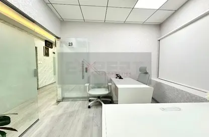 مكتب - استوديو - 2 حمامات للايجار في خليج آيريس - الخليج التجاري - دبي