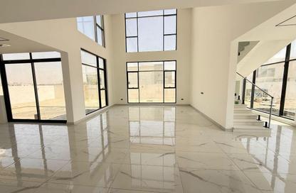 Villa - 5 Bedrooms - 7 Bathrooms for rent in Al Aweer 1 - Al Aweer - Dubai
