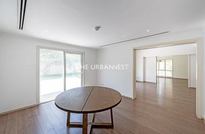 Villa - 4 - 5 for rent in Meadows 4 - Meadows - Dubai