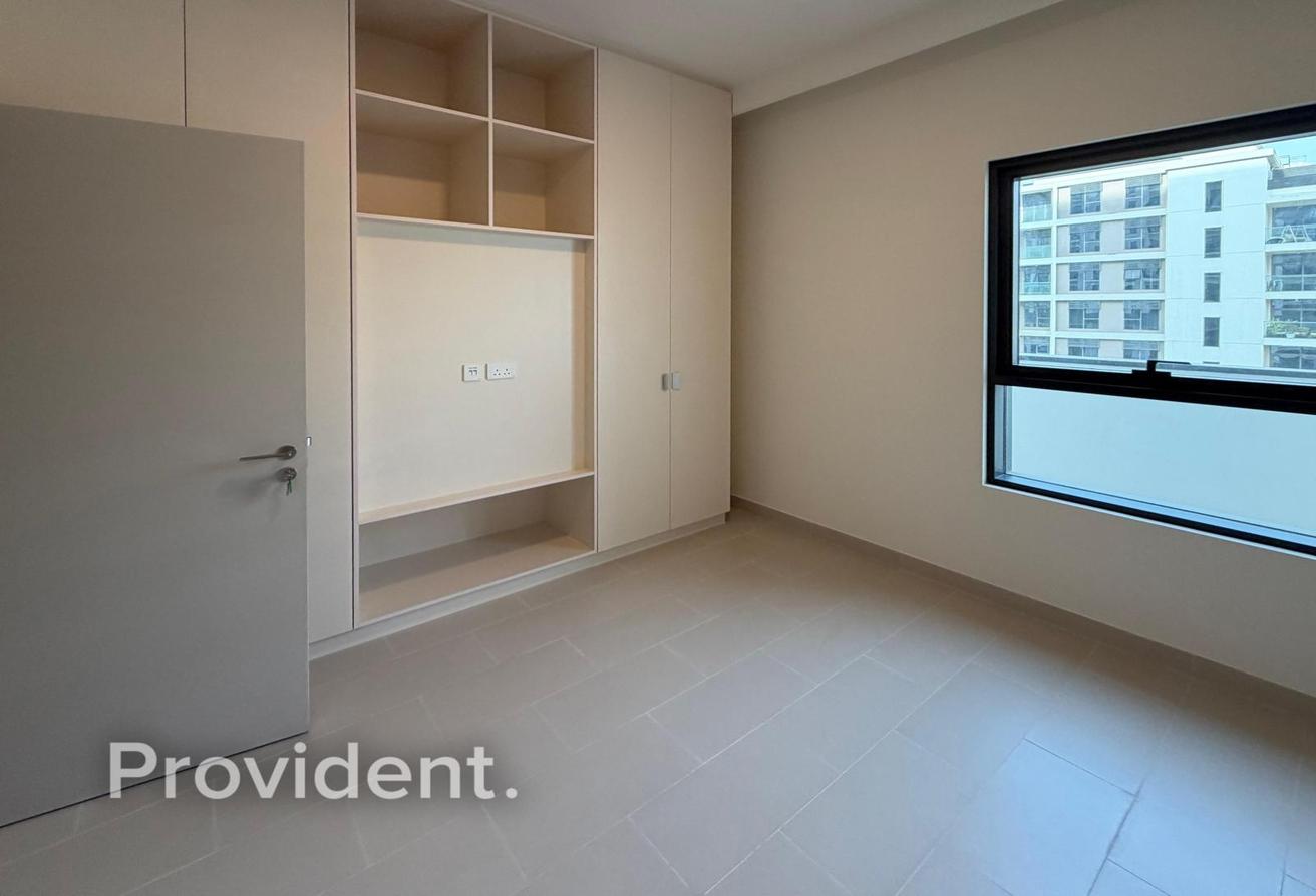 Lowest Price | Vacant 1BR | Spacious Layout photo 3