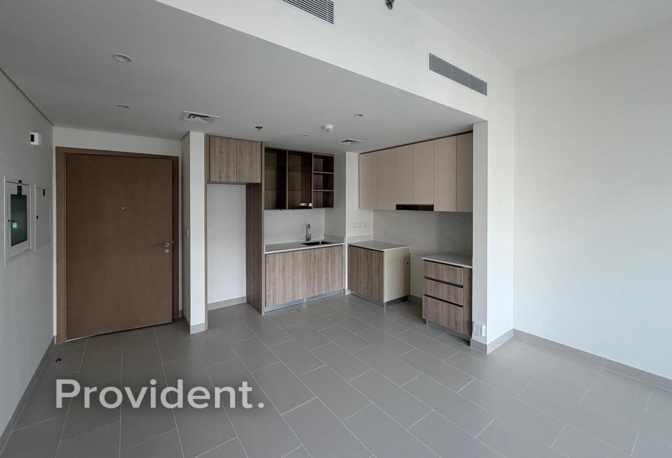 Lowest Price | Vacant 1BR | Spacious Layout photo 4
