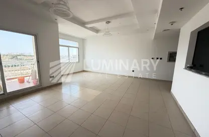 Apartment - 2 Bedrooms - 3 Bathrooms for rent in Tala 1 - Queue Point - Liwan - Dubai Land - Dubai