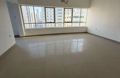 شقة - 3 غرف نوم - 4 حمامات للبيع في شارع التعاون - التعاون - الشارقة