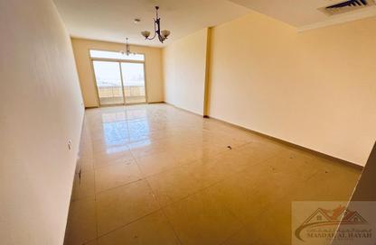 Apartment - 3 Bedrooms - 3 Bathrooms for rent in Al Thani Muwaileh - Muwaileh Commercial - Sharjah