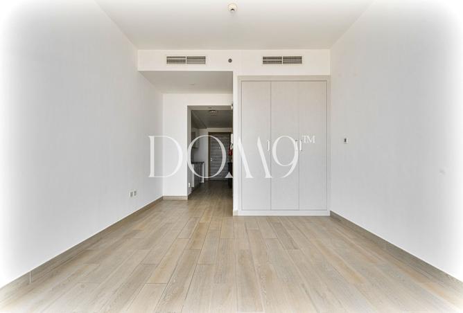 High Floor | Modern | Vacant | 6 Chqs photo 3