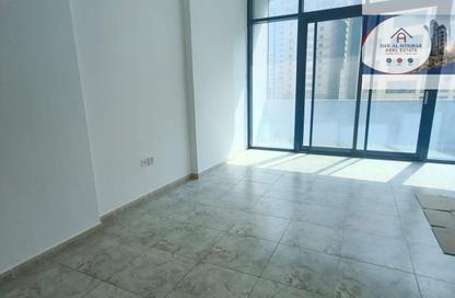 Apartment - 3 - 3 for rent in Blue Tower - Al Majaz 3 - Al Majaz - Sharjah Apartment - 3 - 3 for rent in Blue Tower - Al Majaz 3 - Al Majaz - Sharjah