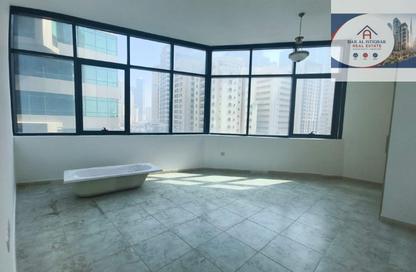 Apartment - 3 - 3 for rent in Blue Tower - Al Majaz 3 - Al Majaz - Sharjah Apartment - 3 - 3 for rent in Blue Tower - Al Majaz 3 - Al Majaz - Sharjah