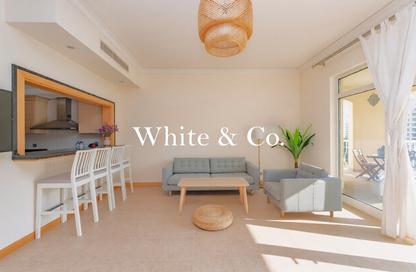 Apartment - 2 Bedrooms - 3 Bathrooms for rent in Jash Falqa - Shoreline Apartments - Palm Jumeirah - Dubai