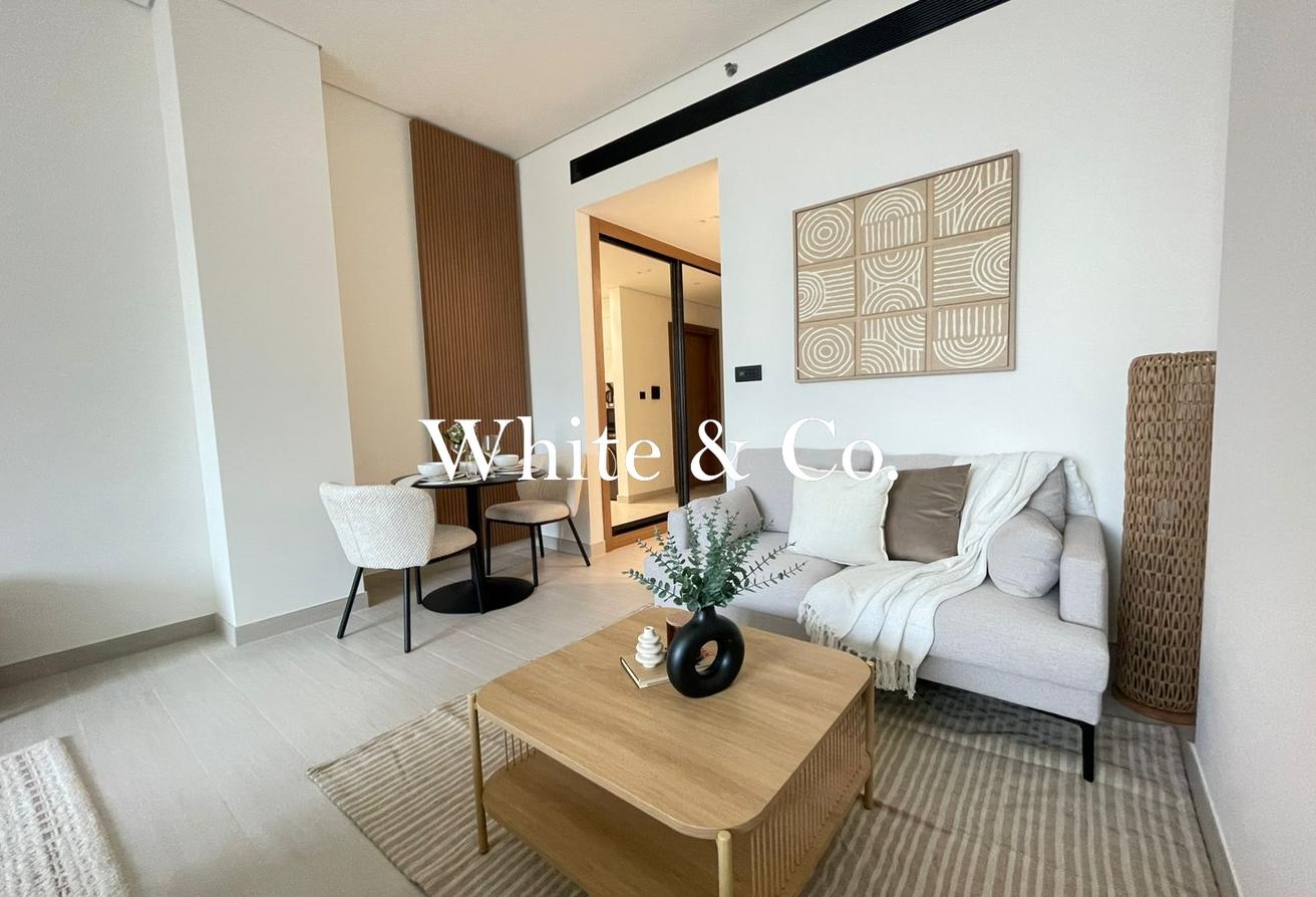 Fully Furnished | Burj View | Best Layout photo 15