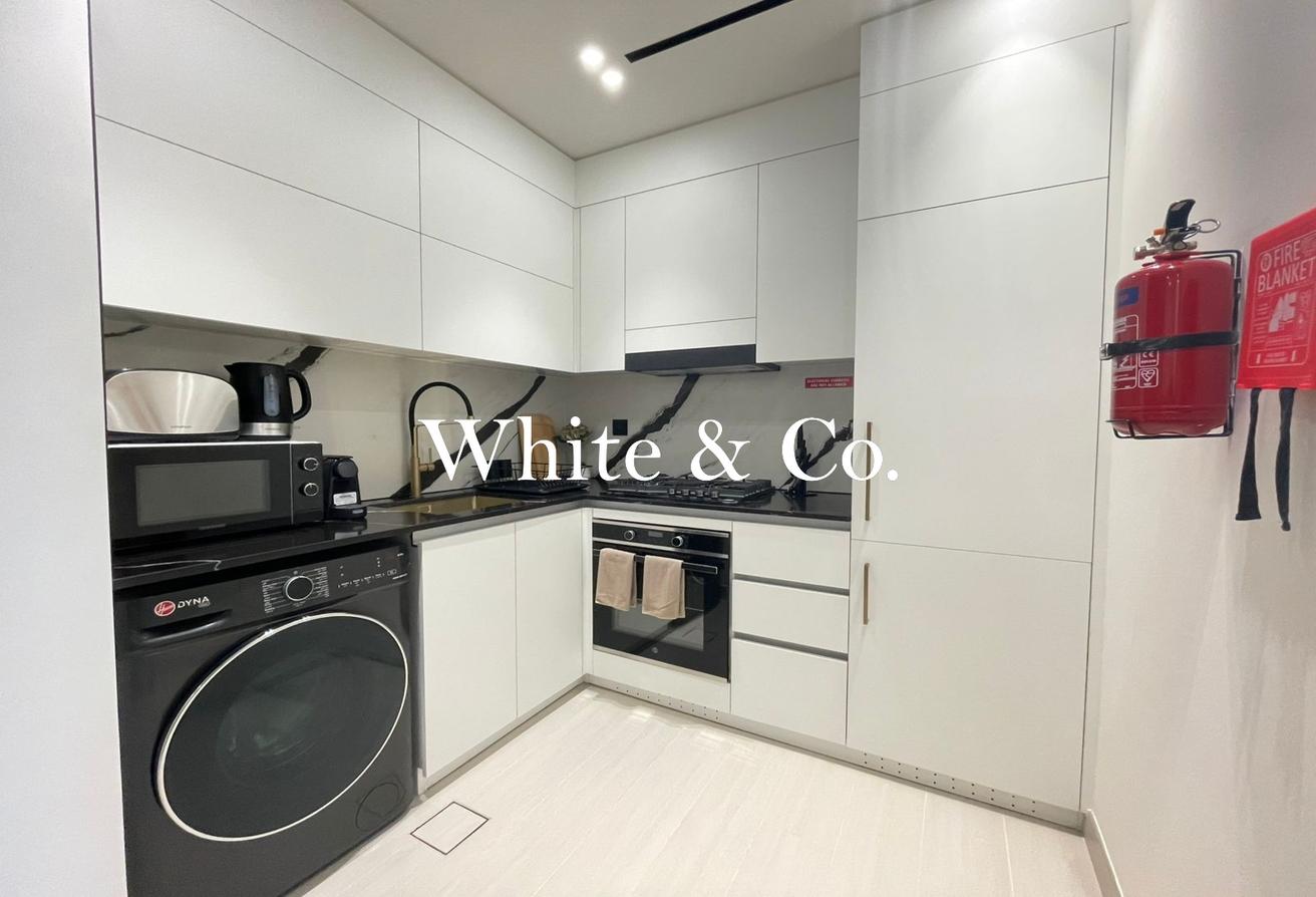 Fully Furnished | Burj View | Best Layout photo 13