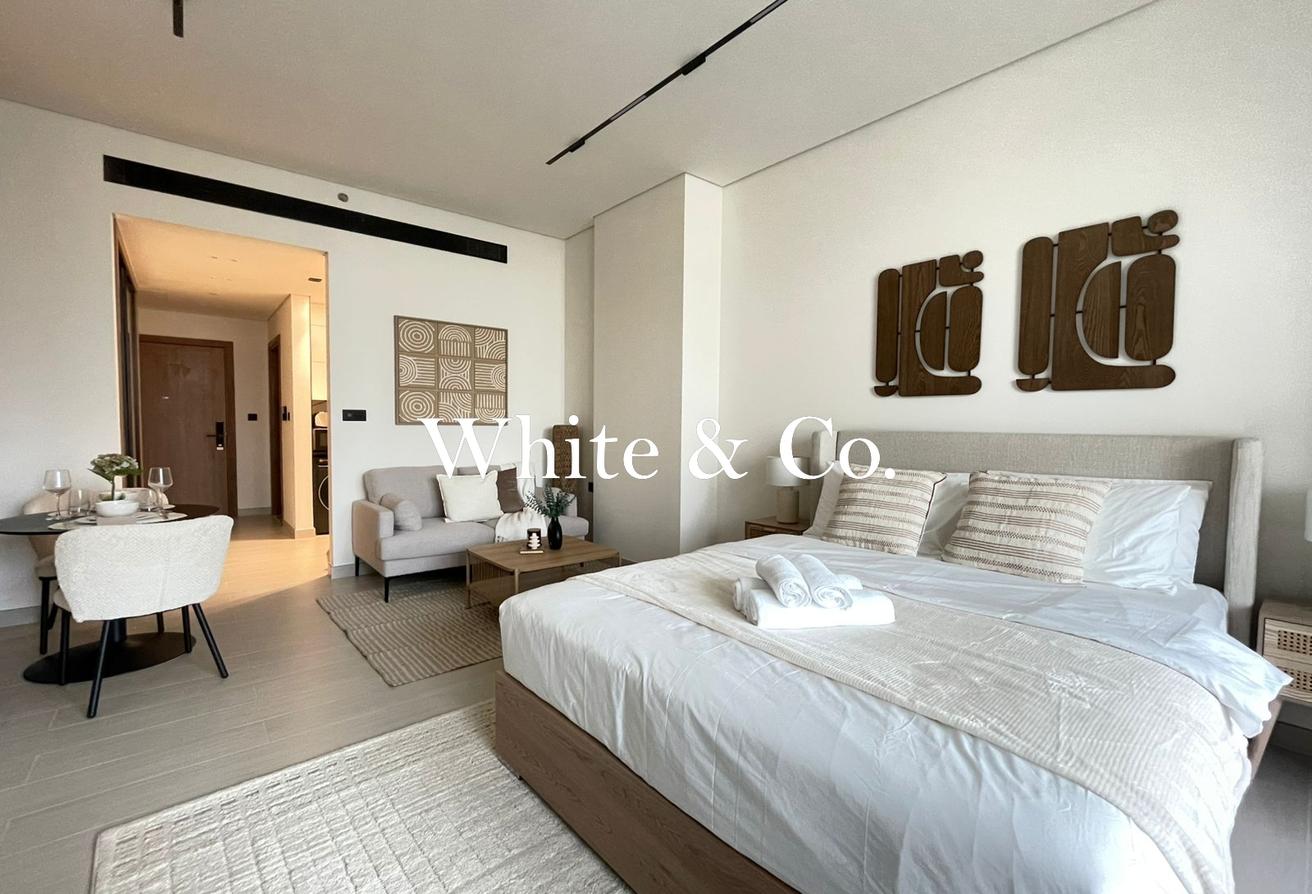 Fully Furnished | Burj View | Best Layout photo 3