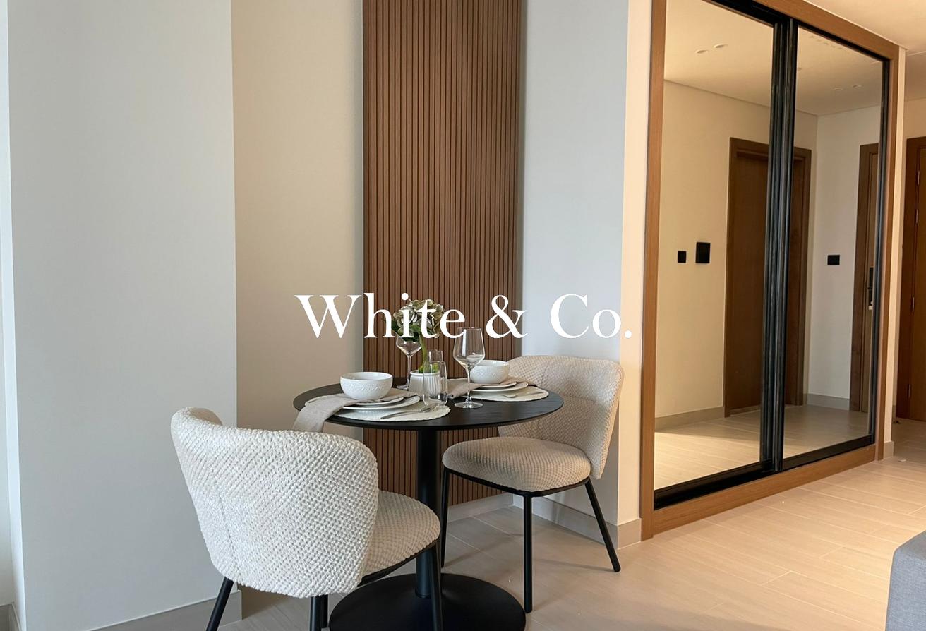 Fully Furnished | Burj View | Best Layout photo 17
