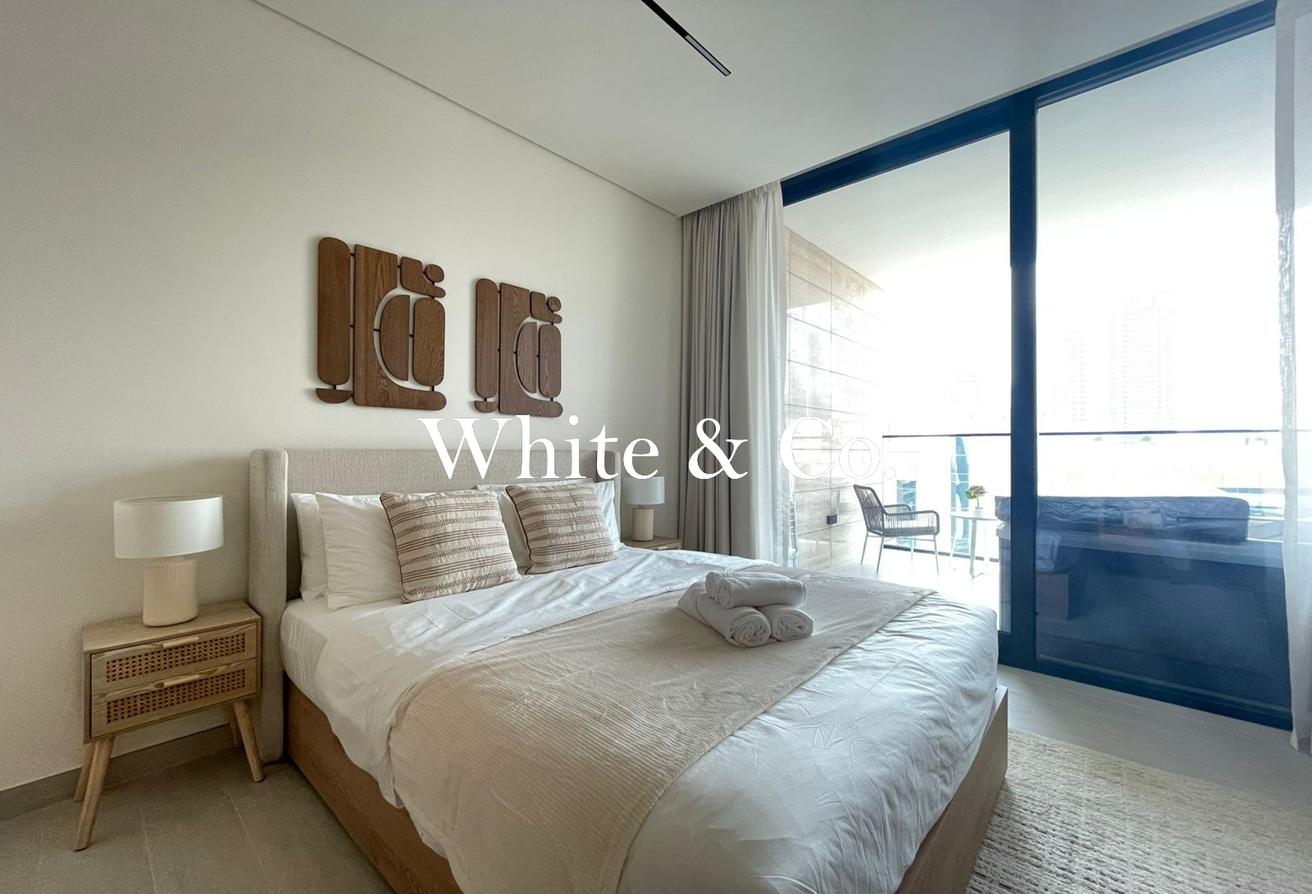 Fully Furnished | Burj View | Best Layout photo 23