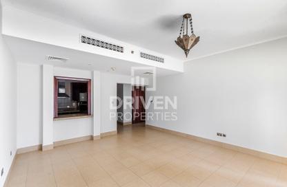 Apartment - 1 Bedroom - 1 Bathroom for rent in Zanzebeel 4 - Zanzebeel - Old Town - Downtown Dubai - Dubai