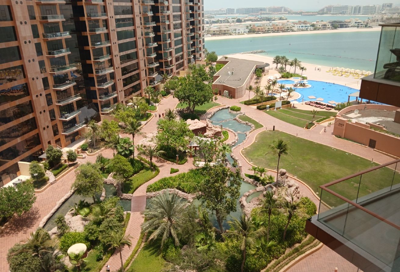 VACANT | ANDAZ HOTEL VIEW | SPACIOUS APARTMENT