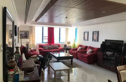 شقة - 3 غرف نوم - 4 حمامات للبيع في المجاز - الشارقة