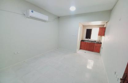 Apartment - Studio - 1 Bathroom for rent in Fire Station Road - Muwaileh - Sharjah