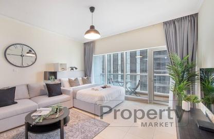 Apartment - Studio - 1 Bathroom for rent in Burj Al Nujoom - Downtown Dubai - Dubai