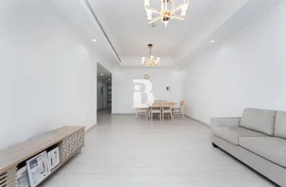 شقة - 2 غرف نوم - 3 حمامات للبيع في برج تشرشل السكني - أبراج تشرشل - الخليج التجاري - دبي