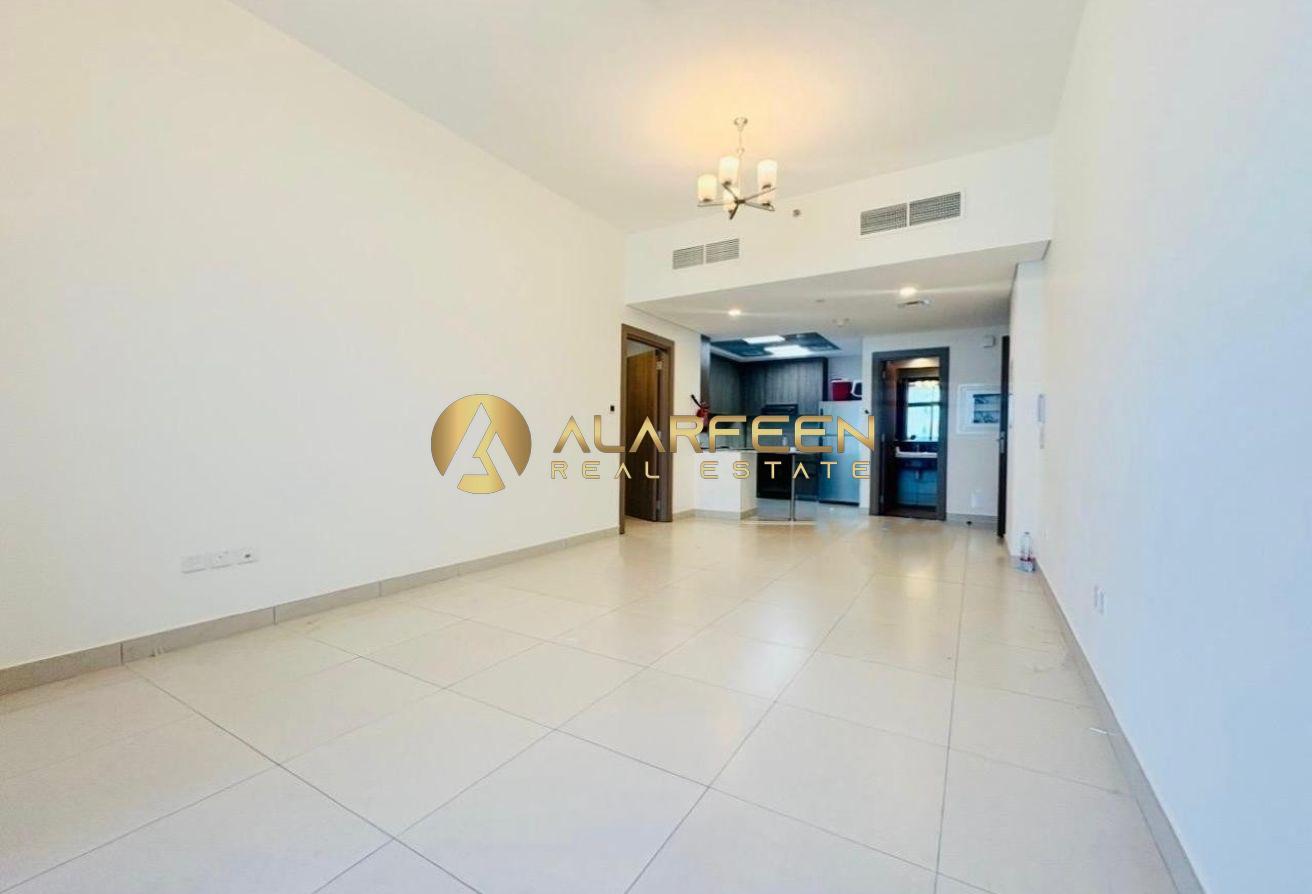 Spacious 1 BR | Road View | Prime Location photo 2