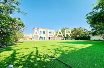 Villa - 2 Bedrooms - 4 Bathrooms for rent in District 16J - Jumeirah Village Circle - Dubai