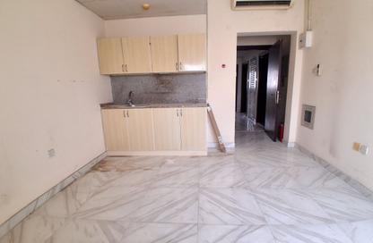Apartment - Studio - 1 for rent in Fire Station Road - Muwaileh - Sharjah