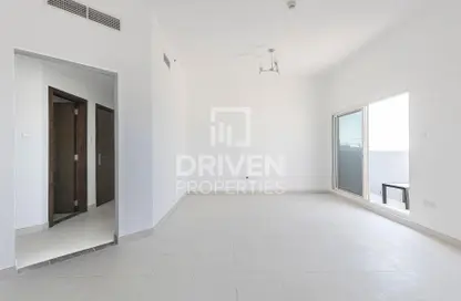 Apartment - 2 Bedrooms - 3 Bathrooms for rent in DuWest Residence - Jumeirah Garden City - Al Satwa - Dubai