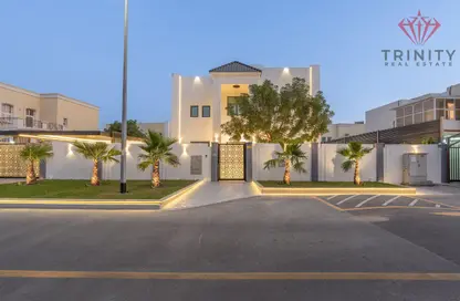 فيلا - 4 غرف نوم - 5 حمامات للايجار في حدائق الإمارات 1 - القوز - دبي