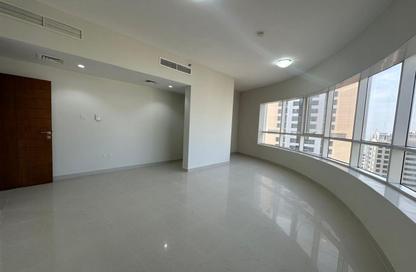 Apartment - 3 Bedrooms - 3 Bathrooms for rent in Danat Al Khan Tower - Al Khan Lagoon - Al Khan - Sharjah