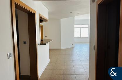 Apartment - 3 - 3 for rent in Al Tamr - Shoreline Apartments - Palm Jumeirah - Dubai