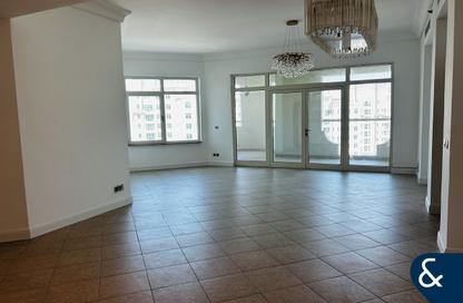 Apartment - 3 - 3 for rent in Al Tamr - Shoreline Apartments - Palm Jumeirah - Dubai