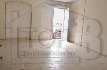Shop - Studio - 1 for rent in Building Z05 - England Cluster - International City - Dubai