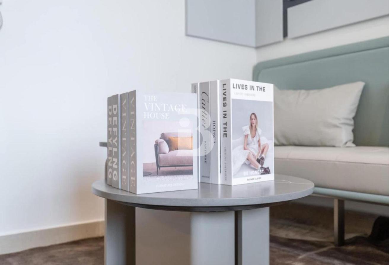 Prime Location | Brand New Unit | High Floor photo 9