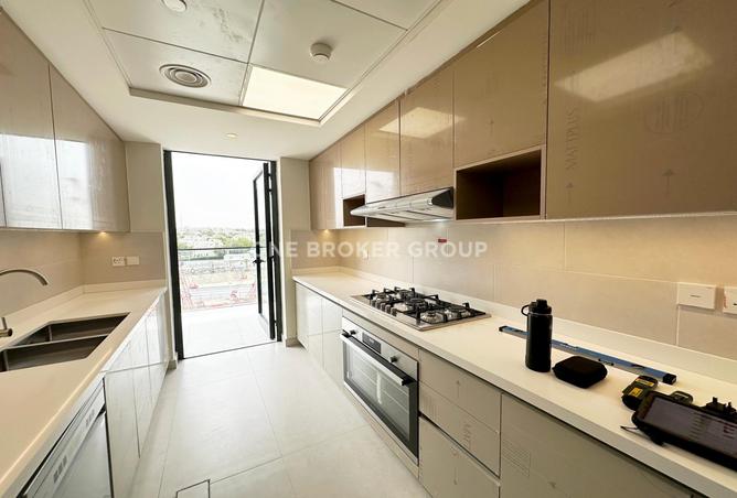 83242638 - Property Image 3