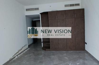 Apartment - 1 - 2 for rent in Burj Al Majaz Tower - Al Majaz 2 - Al Majaz - Sharjah