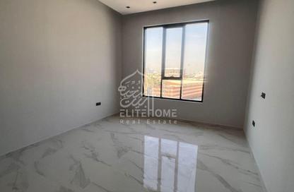 Villa - 5 Bedrooms - 6 Bathrooms for rent in Al Tarfa - Mughaidir - Sharjah